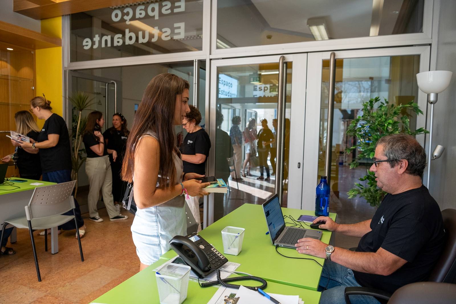 Apoio ao Acolhimento e Integração de Novos Estudantes