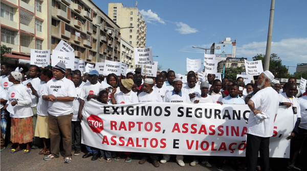 Pensar África: A economia moral nas rebeliões recentes da sociedade civil moçambicana