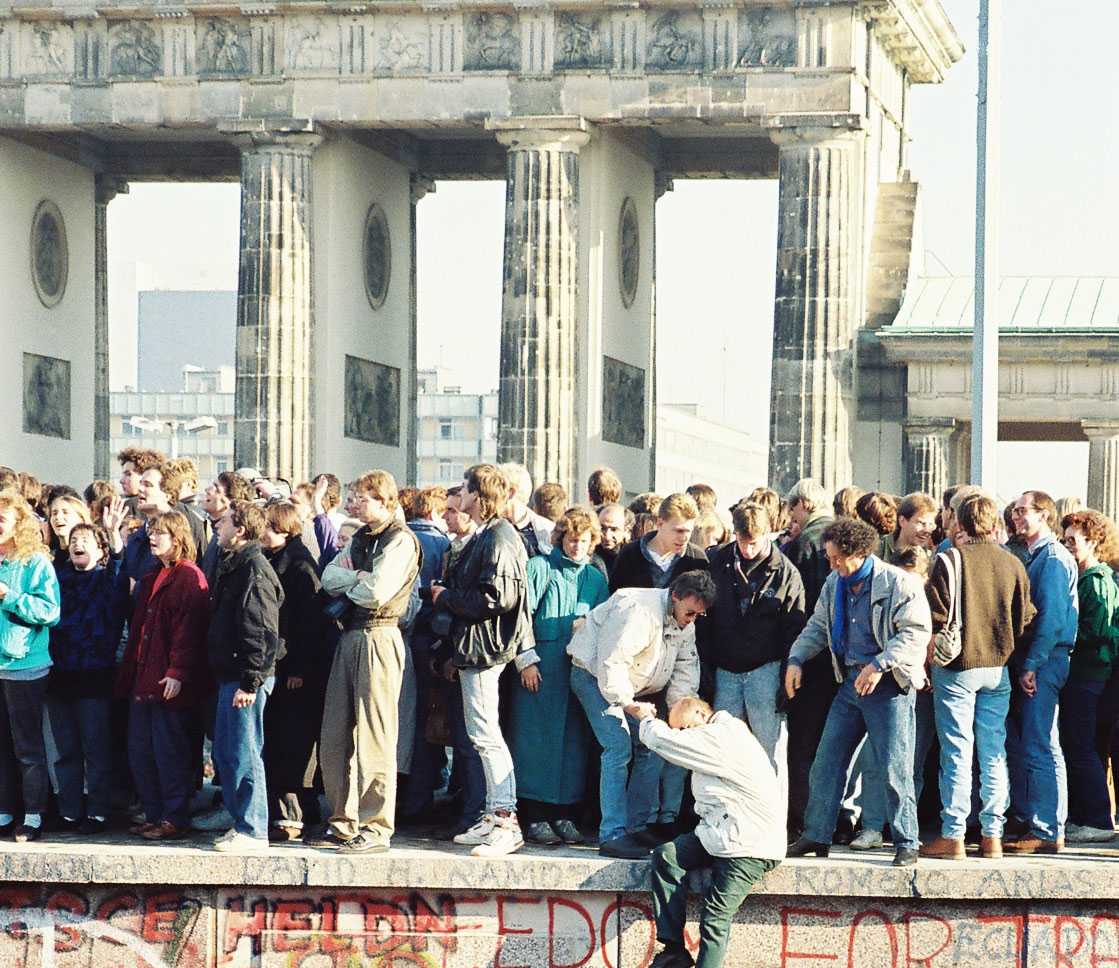 Transformation and re-transformation of media in Central Eastern Europe after the collapse of communist regimes