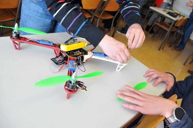 A aplicação de Drones em ações de projetos verticais: Indústria 5.0 e Agricultura Digital