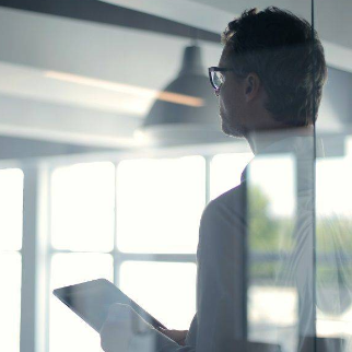 EXPERTISE AND ‘CONSTRUCTEDNESS’: on expertise, normativity and the role of expert judgement on-line and ‘in real life’