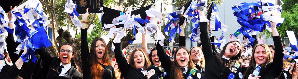 Candidaturas abertas para titulares de cursos médios e superiores