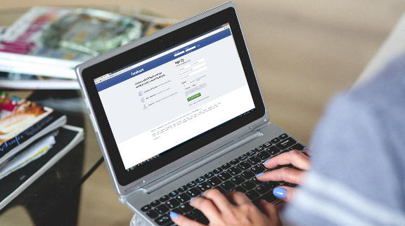 What drives attention? Or The logic of Facebook